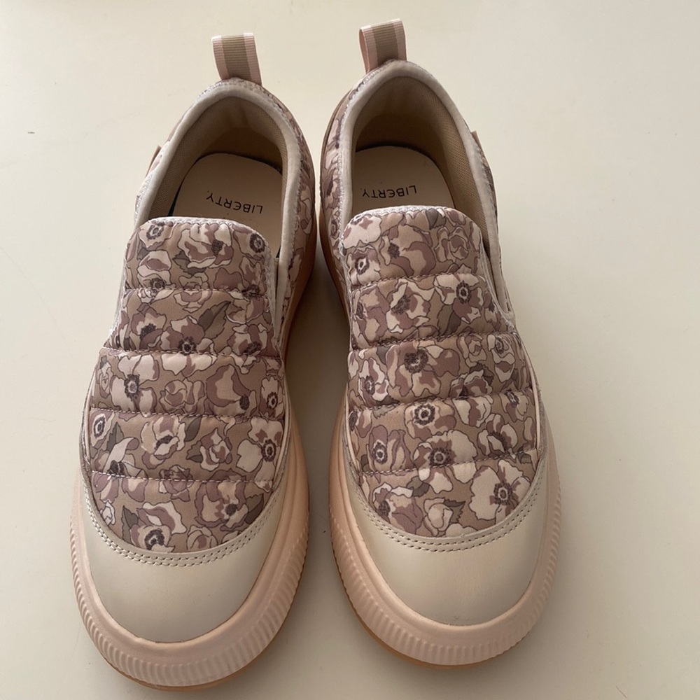 Puma slip on shoes. Special Edition